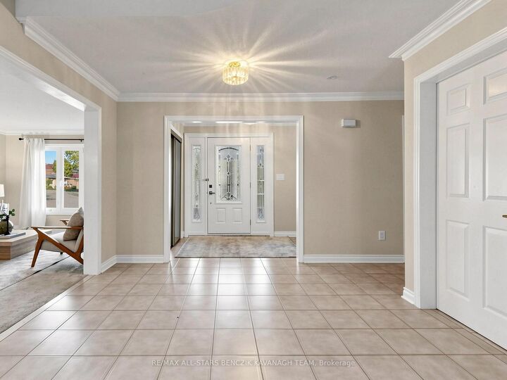 Property Photo:  37 Dowling Circle  ON L3R 8R3 