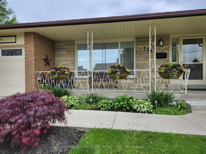 Property Photo:  176 Kimberly Drive  ON L8K 4L1 