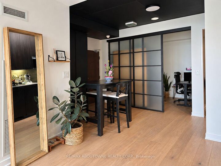 Property Photo:  15 Iceboat Terrace 3608  ON M5V 4A5 