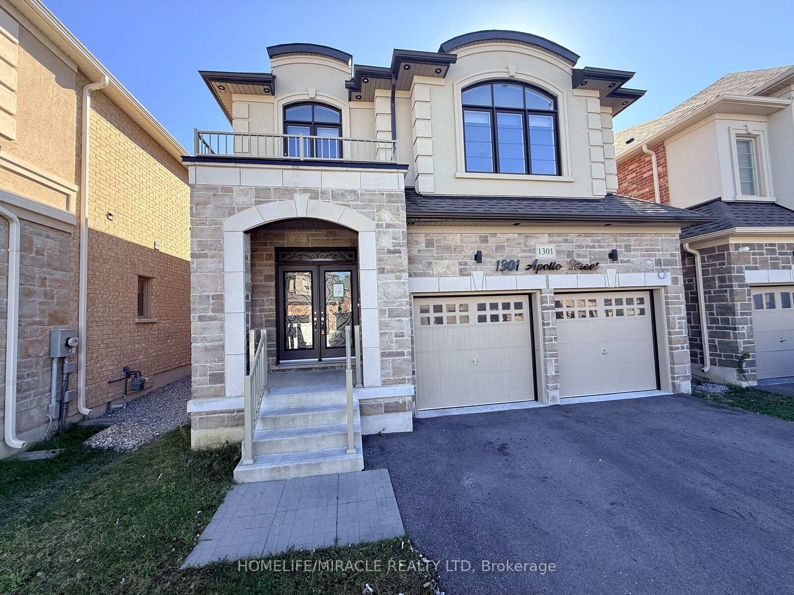 Property Photo:  1301 Apollo Street  ON L1K 3E6 