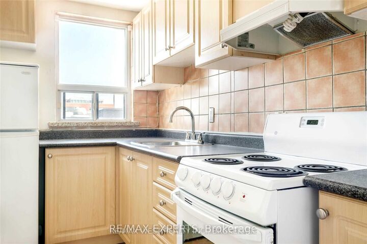 Property Photo:  3261A Lake Shore Boulevard 301  ON M8V 1M2 