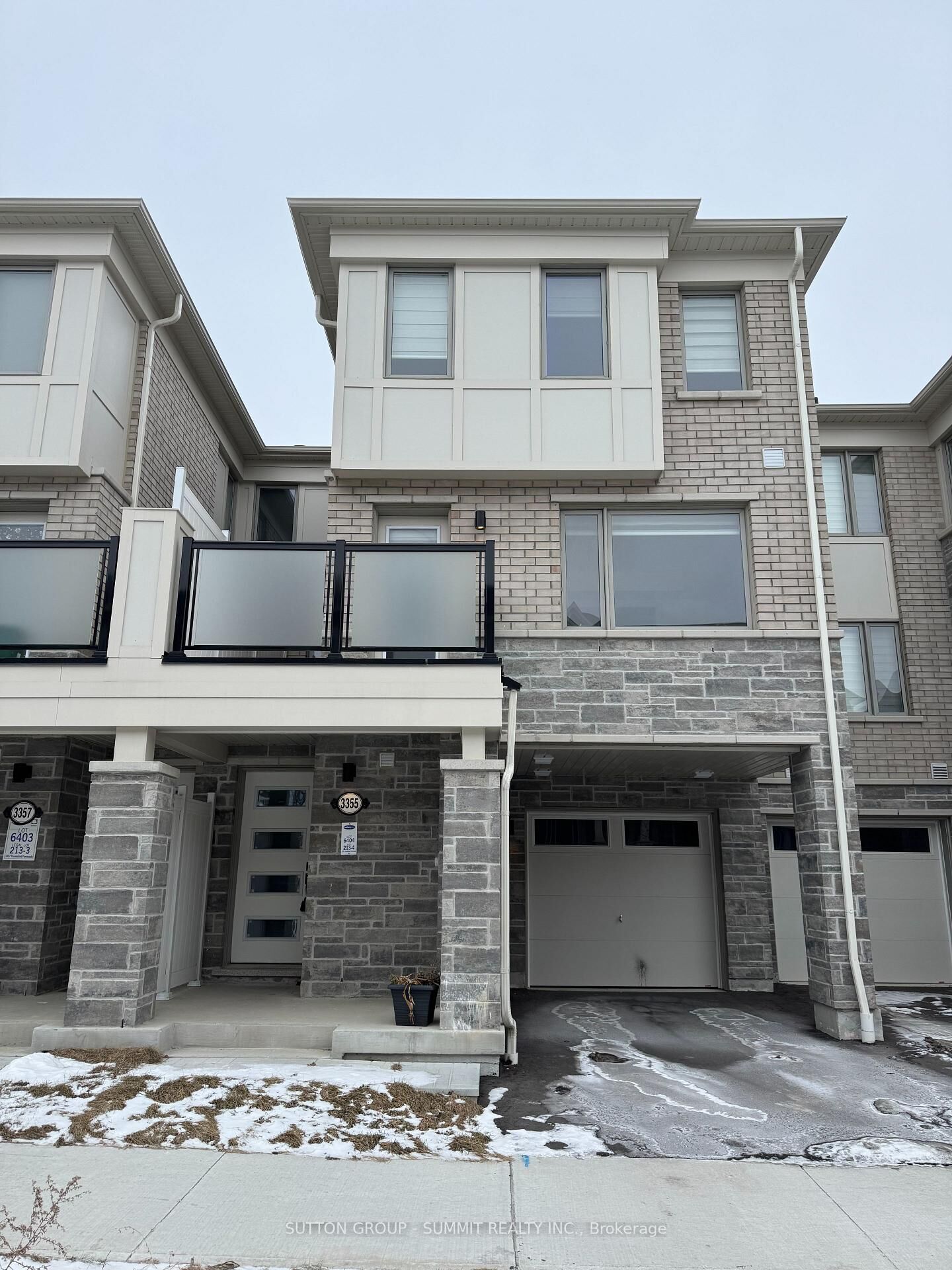 Property Photo:  3355 Thunderbird Prom N/A  ON L1X 0N1 