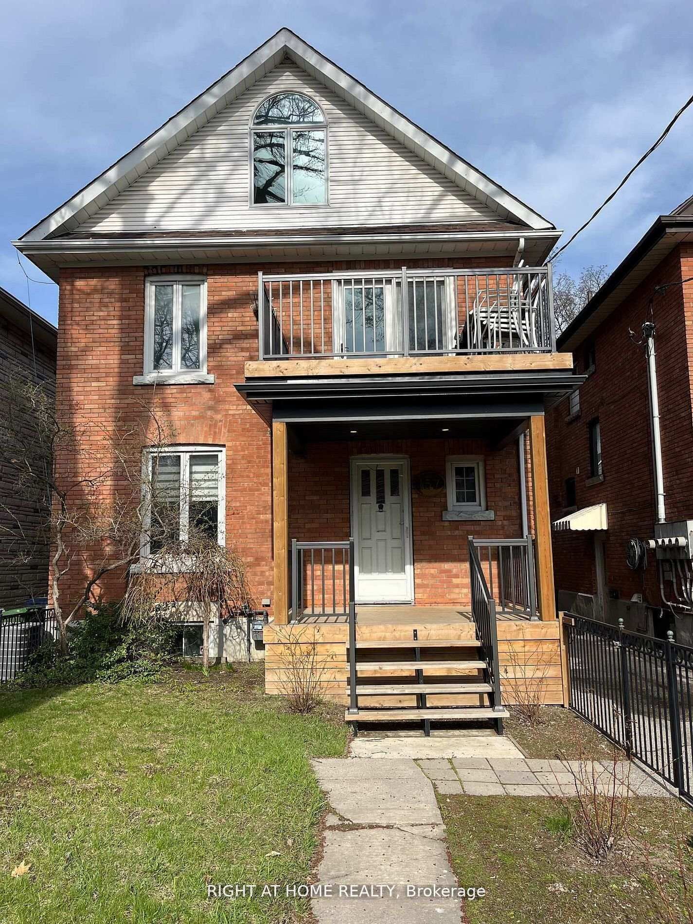 Property Photo:  157 Medland Street S  ON M6P 2N4 