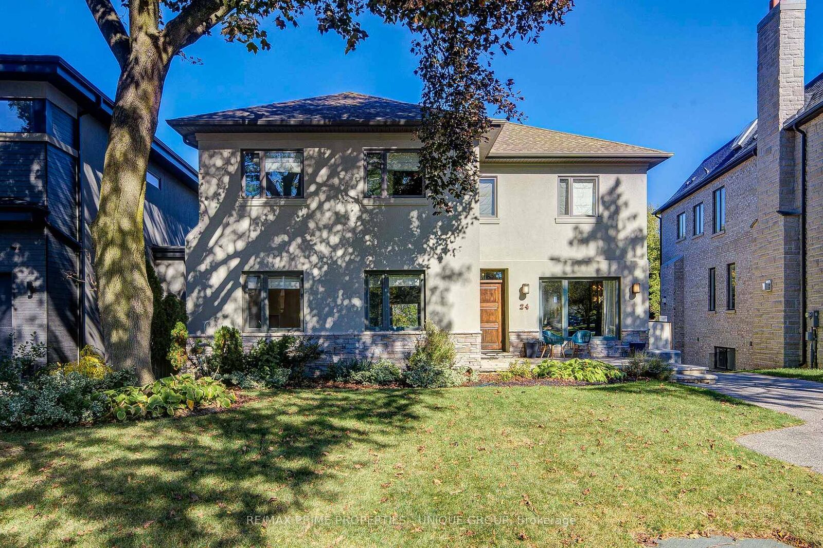 Property Photo:  24 Cedarbank Crescent  ON M3B 3A4 
