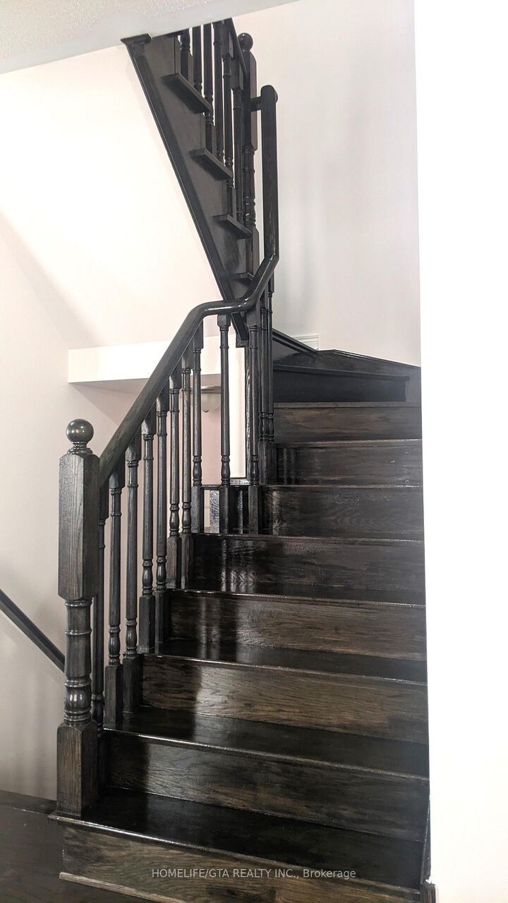 Property Photo:  19 Owens Road  ON L9R 0T3 