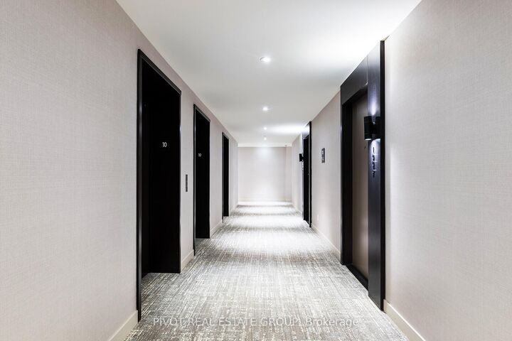 Property Photo:  4023 The Exchange N/A 607  ON L5B 0N4 