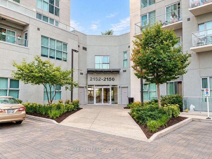 Property Photo:  2150 Lawrence Avenue E 1806  ON M1R 3A7 