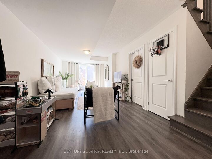 Property Photo:  62 Gordon Circle  ON L3Y 0C9 