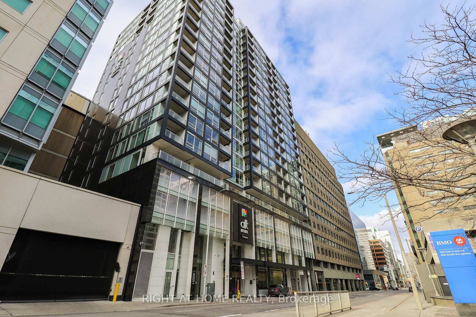 Property Photo:  199 Slater Street 1507  ON K1P 0C8 
