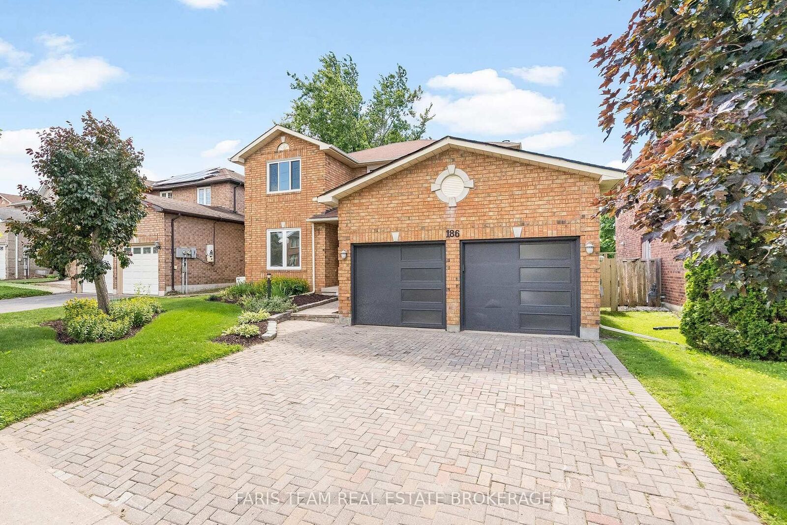 Property Photo:  186 Ferndale Drive S  ON L4N 8A1 
