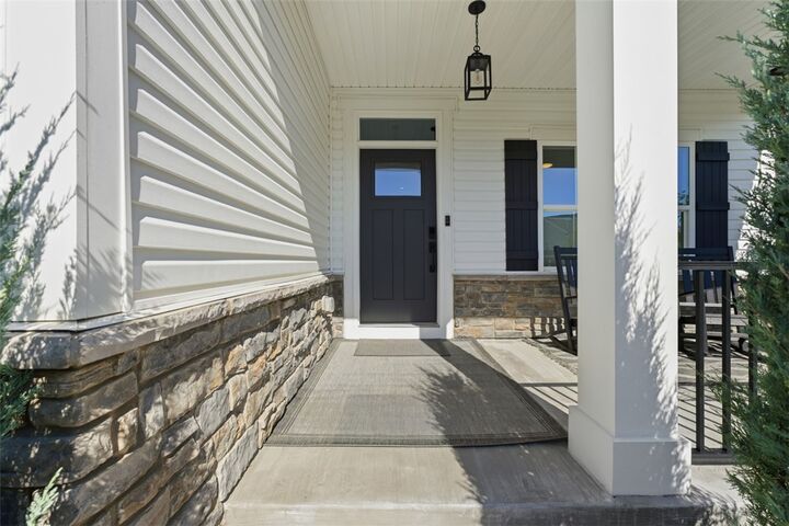 Property Photo: 406 Sarjean Way PA 16063