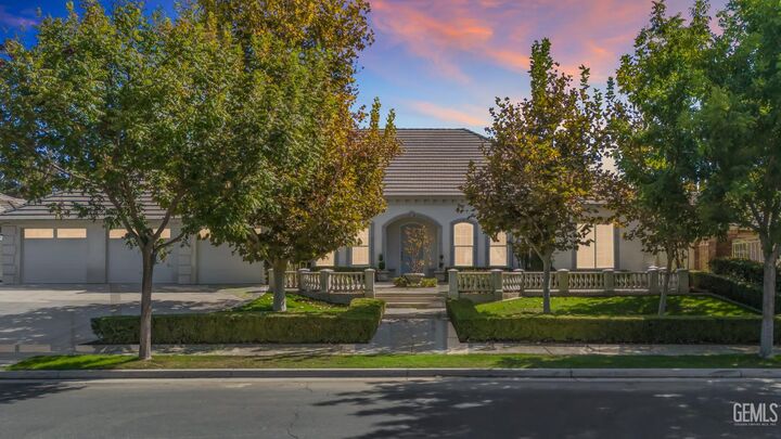 Property Photo: 1906 Heaton Street CA 93311