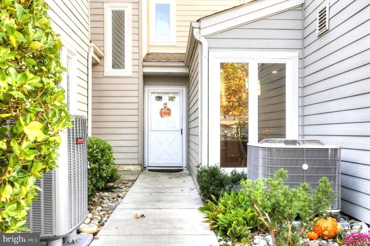 Property Photo: 241 Hastings Court PA 18901