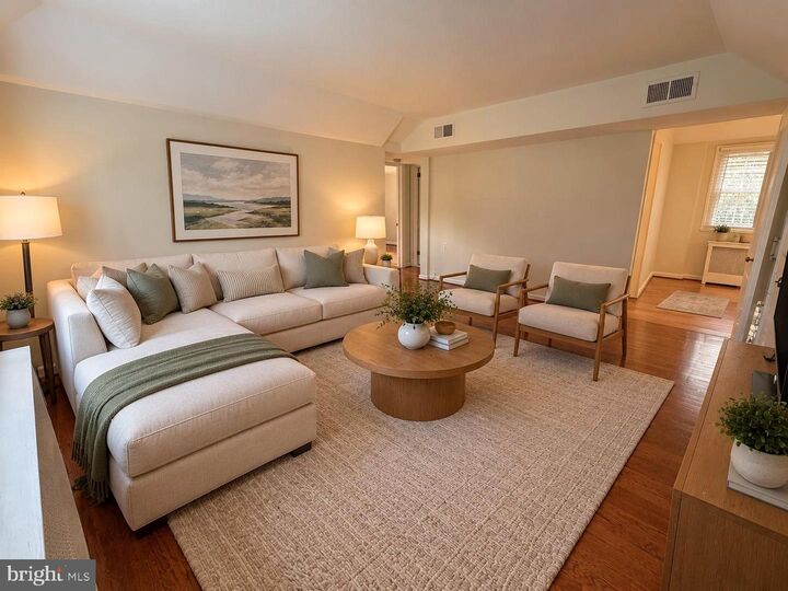 Property Photo:  1220 N Meade Street 1  VA 22209 