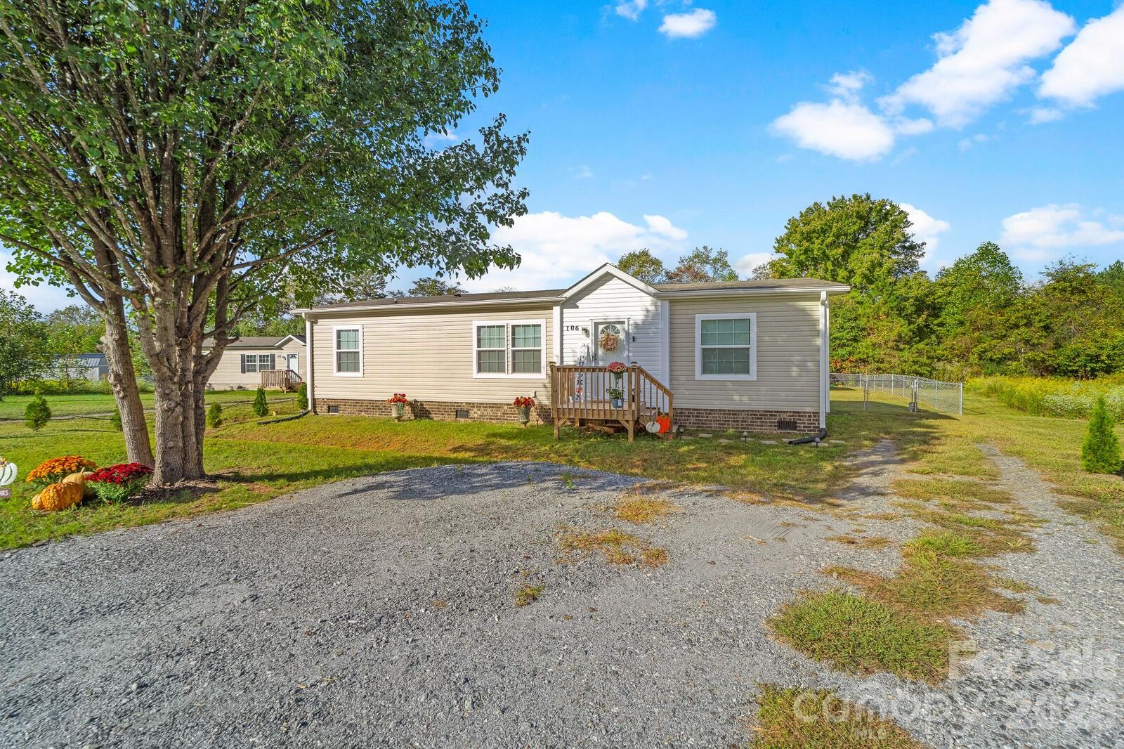 Property Photo:  106 Ol Field Court  NC 28090 