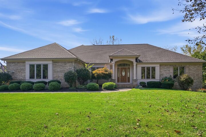 Property Photo:  812 Valley View Point  OH 45066 