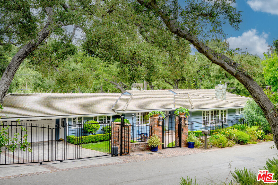 Property Photo:  525 Berkshire Ave  CA 91011 