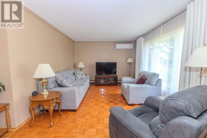 Photo de la propriété:  13 Pentagon Blvd  ON P6B 5H9 