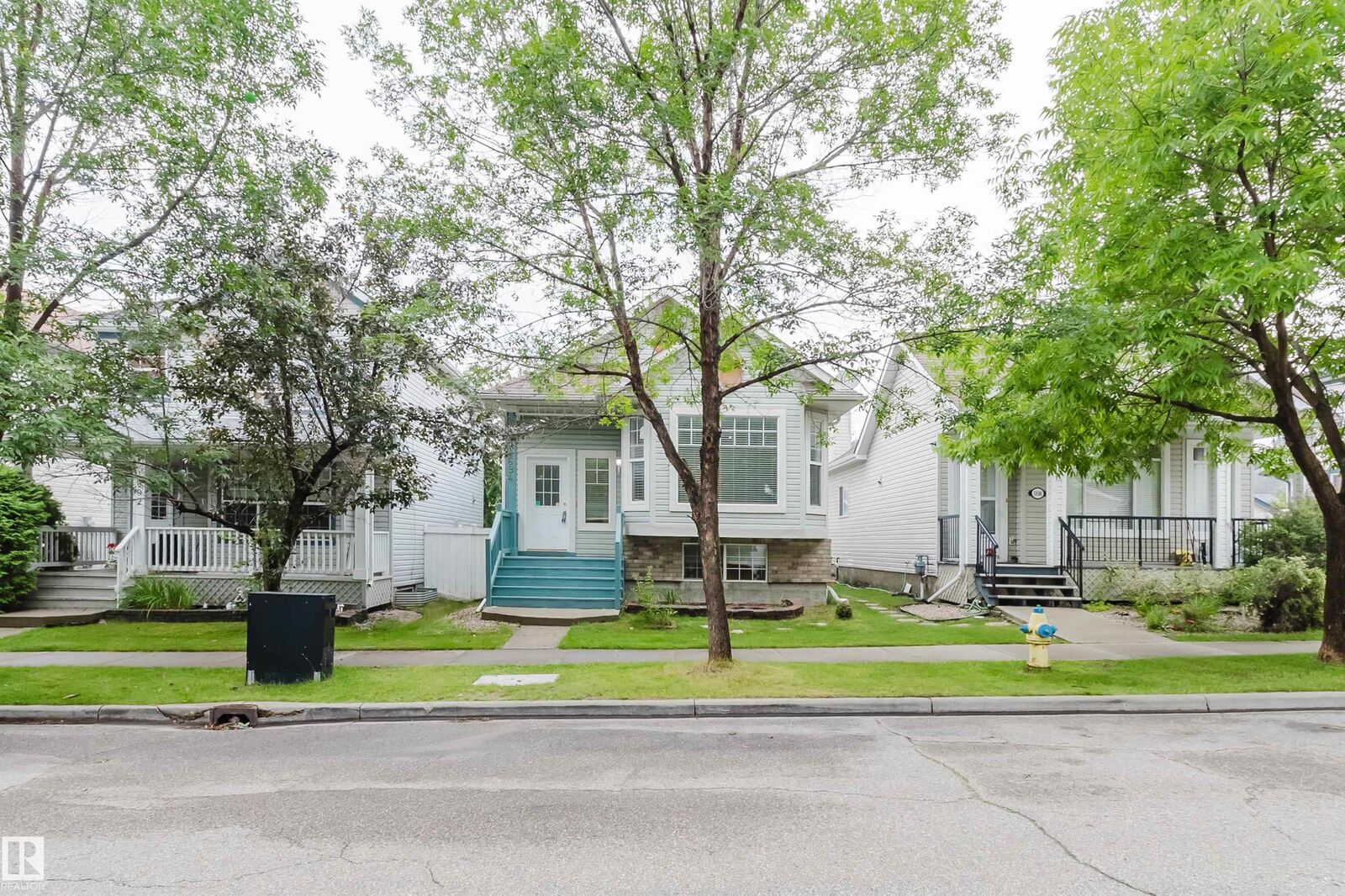 Property Photo:  1694 Tompkins Wynd NW  AB T6R 2Y4 