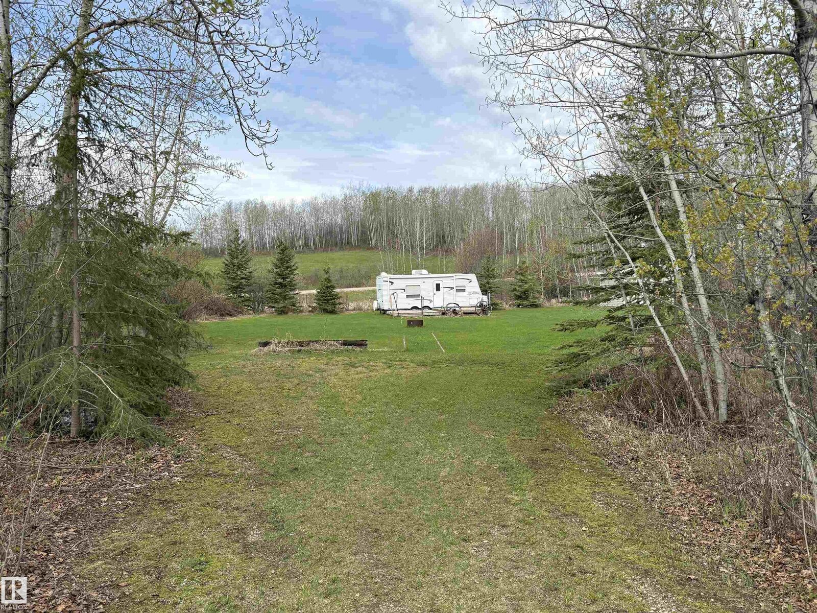 Property Photo:  419 60501 Rng Road 120  AB T0A 3A0 