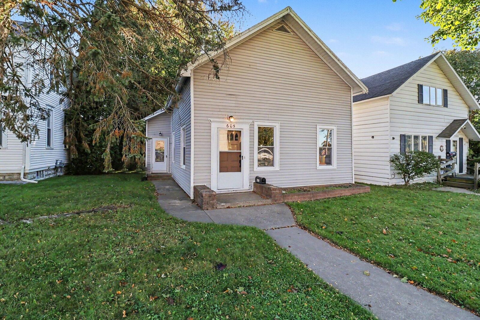 Property Photo:  605 Maple Street  MI 49660 