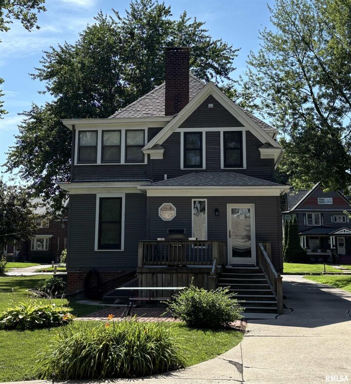 Property Photo: 1067 N Cherry Street IL 61401