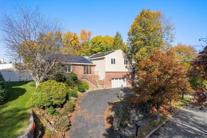 Property Photo:  5 Pebble Place  MA 02180 