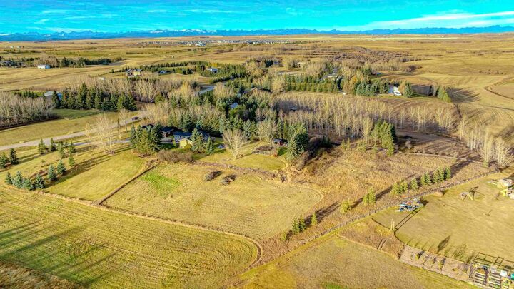 Property Photo:  11 Idlewild Estates  AB T3Z 1J1 