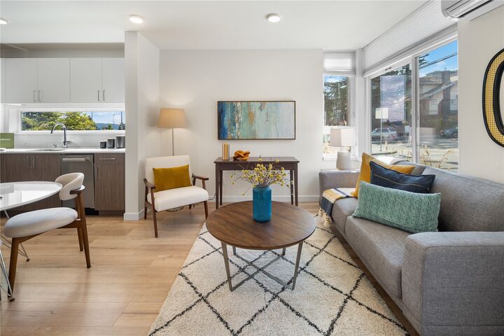 Property Photo: 4630 Linden Avenue N WA 98103