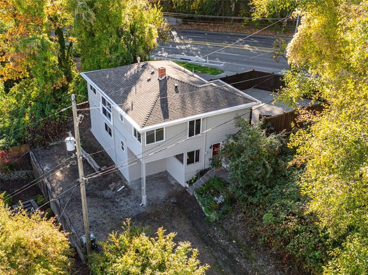 Property Photo:  3128 SW Admiral Way  WA 98126 