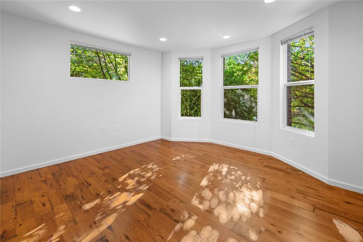 Property Photo: 1414 E Spring Street WA 98122