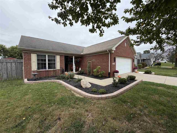 Property Photo:  2218 S 16th Place  IN 47374 