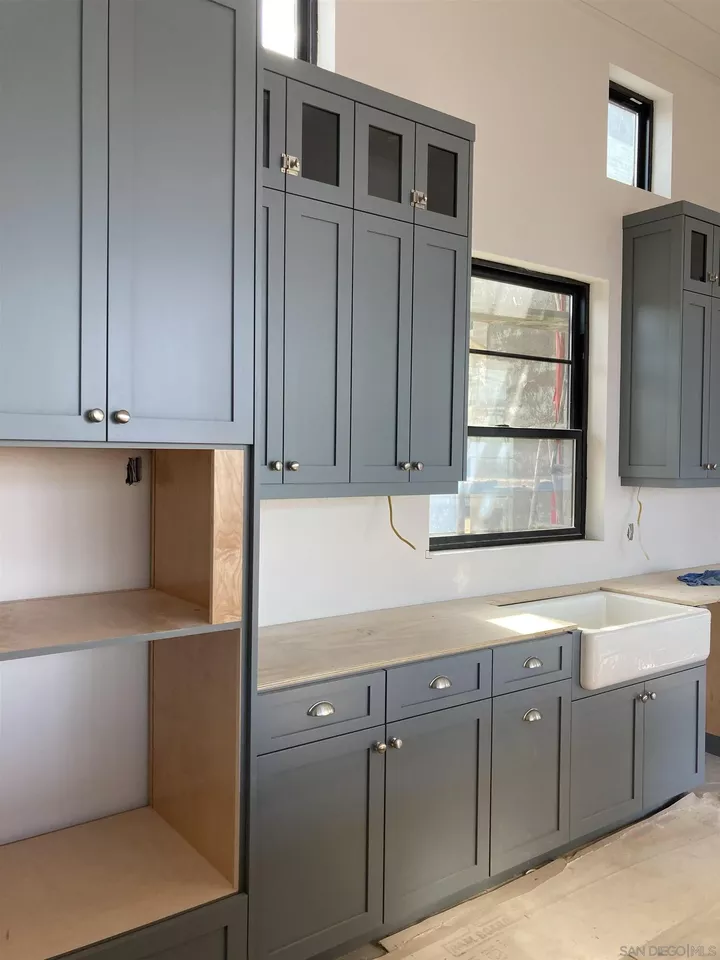 Property Photo: 3646 Crown Point Dr CA 92109