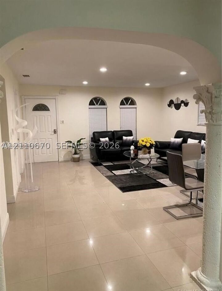 Property Photo: 187 E 12th St FL 33010
