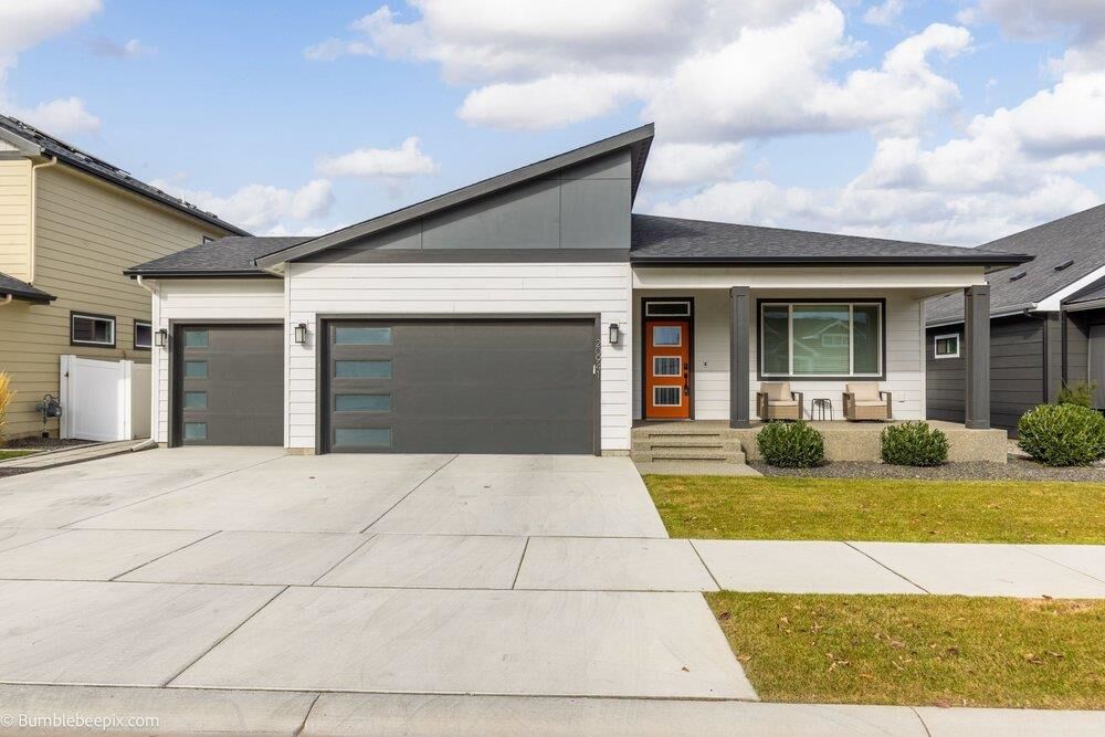 Property Photo:  20941 E Thompson Ave  WA 99019 