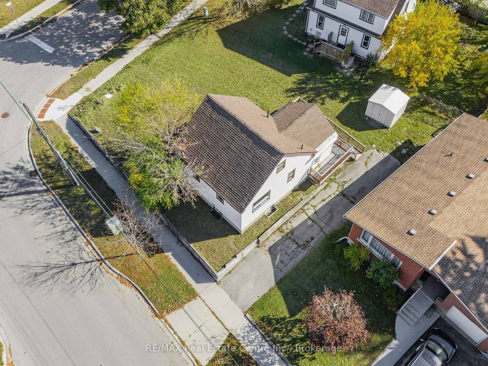 Photo de la propriété:  439 Alice Avenue  ON N2M 2A3 