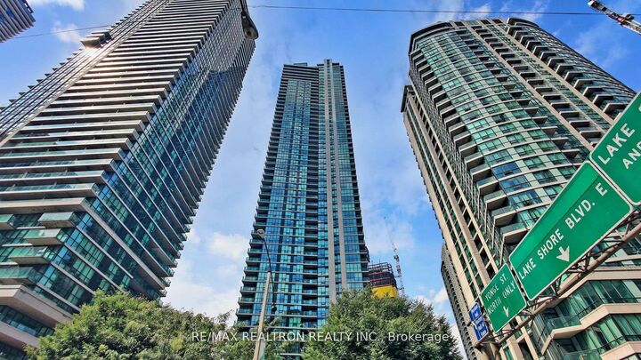 Property Photo:  18 Harbour Street 2104  ON M5J 2Z6 