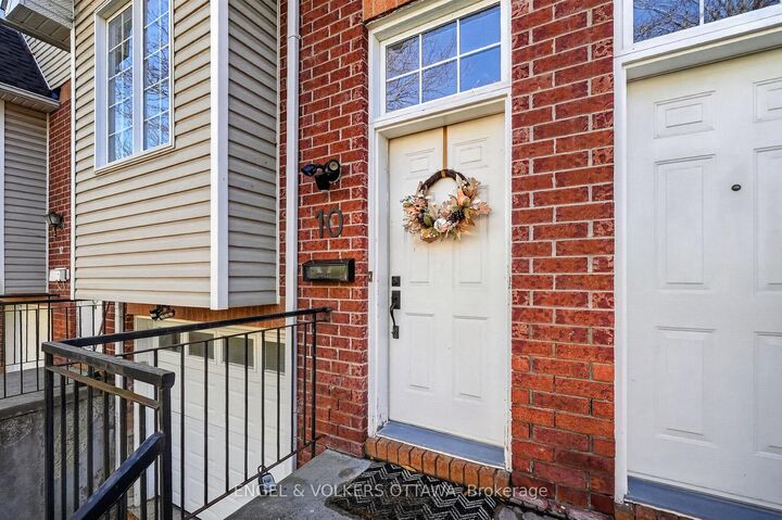 Photo de la propriété: 1160 Belanger Avenue 10 ON K1H 8A2