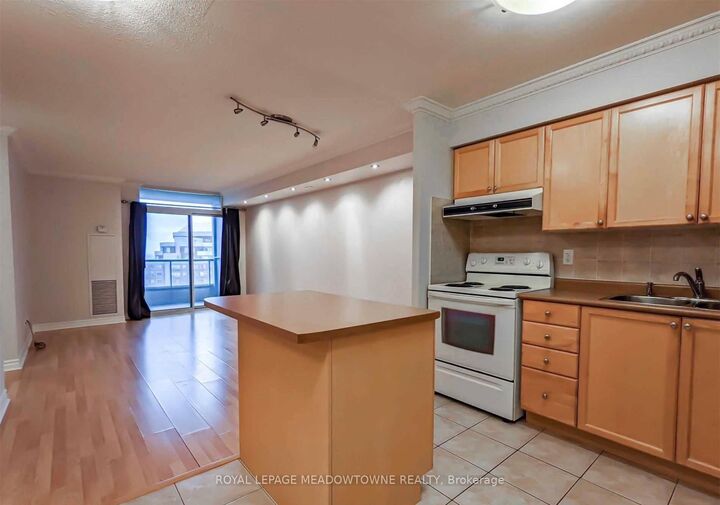 Photo de la propriété:  3888 Duke Of York Boulevard 2326  ON L5B 4P5 