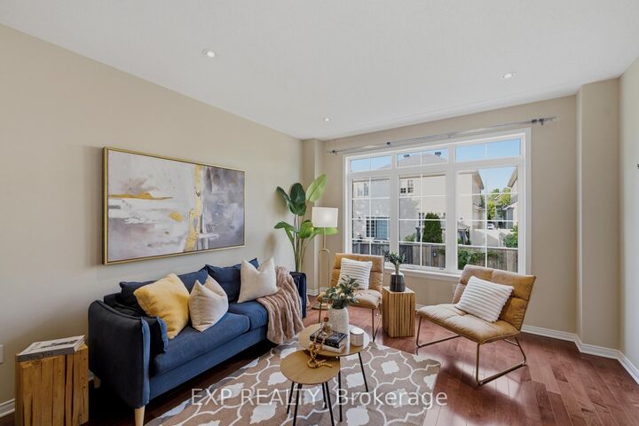 Property Photo:  118 Laramie Crescent  ON K2J 5Z8 