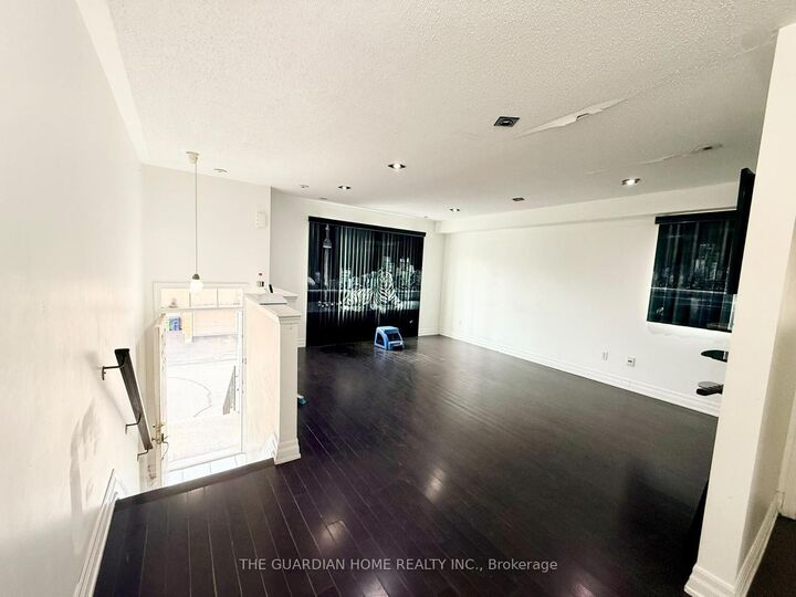 Property Photo:  2800 Eglinton Avenue E 1  ON M1J 2C8 