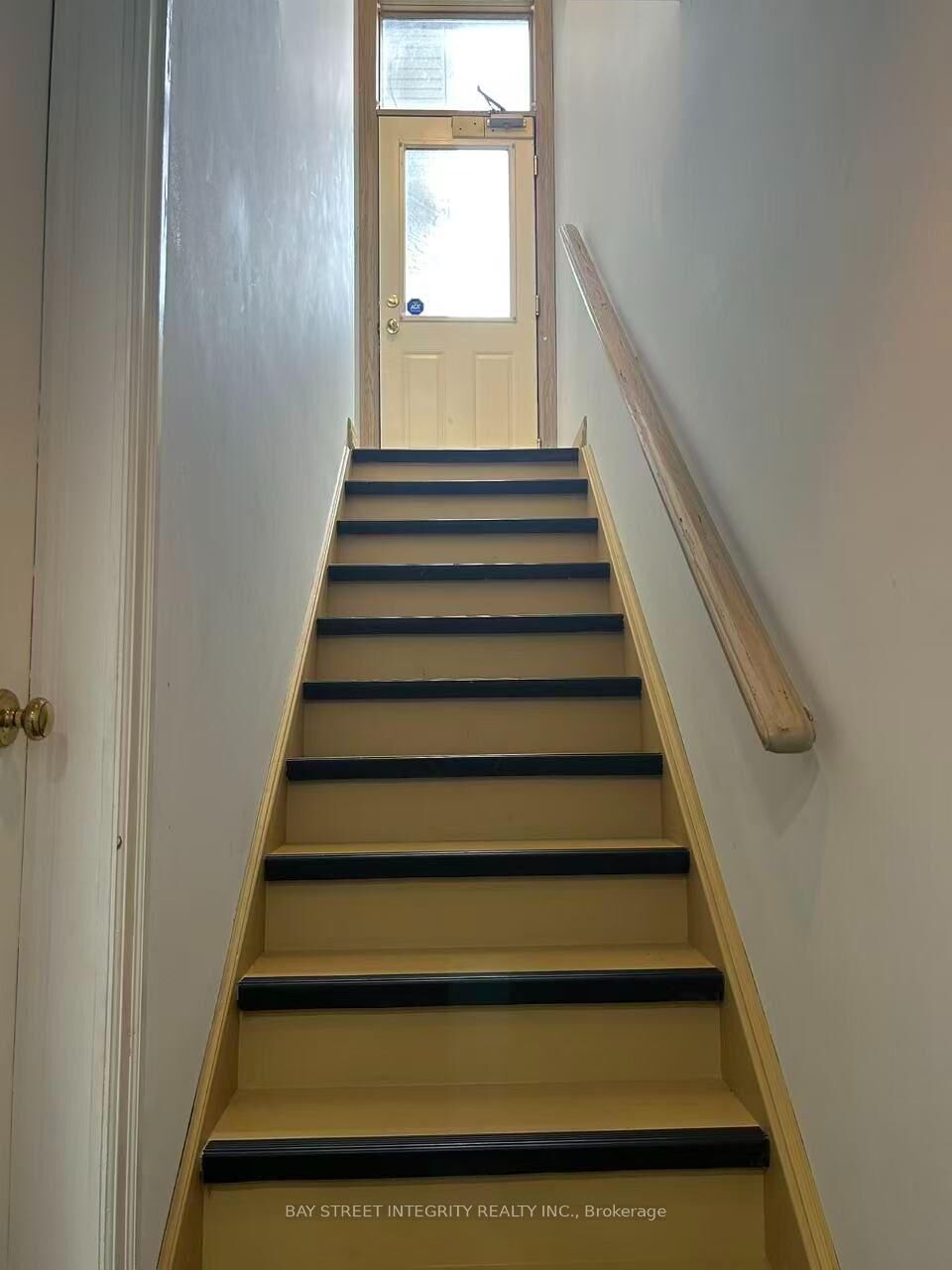 Property Photo:  661 Wellington Street W 661B  ON L4G 6J7 