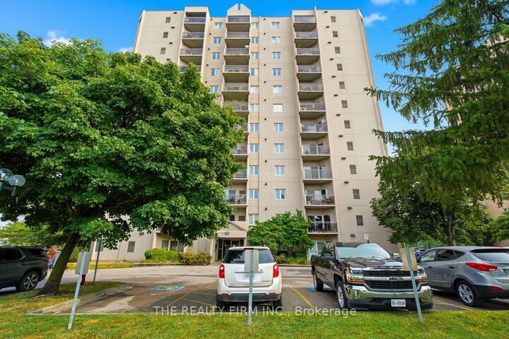 Property Photo:  858 Commissioners Road E 1206  ON N6C 5Y5 