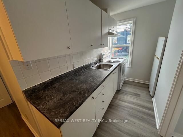 Property Photo:  88 Uxbridge Avenue B  ON M6N 1C5 
