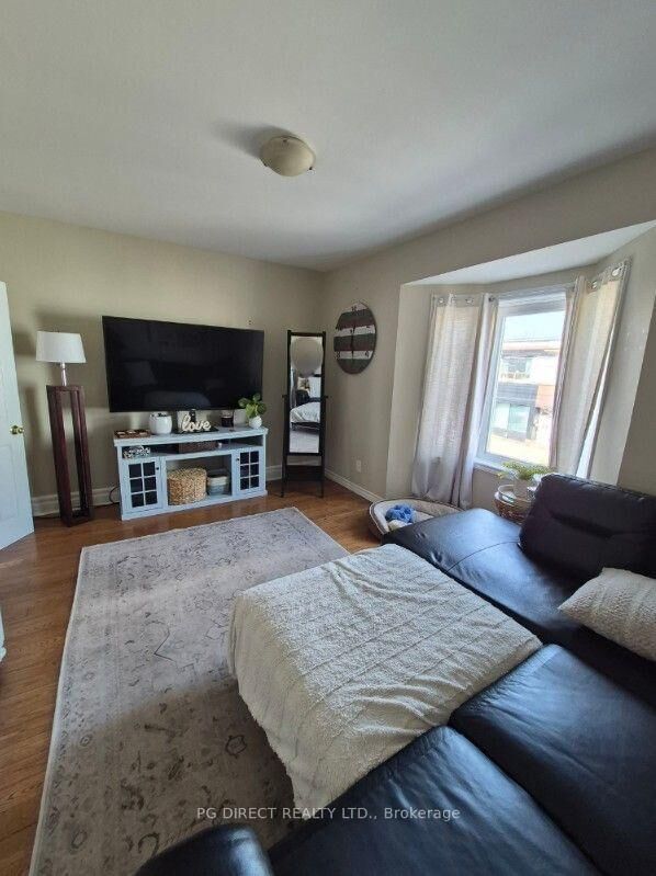 Property Photo:  218 Broadview Avenue  ON M4M 2G5 
