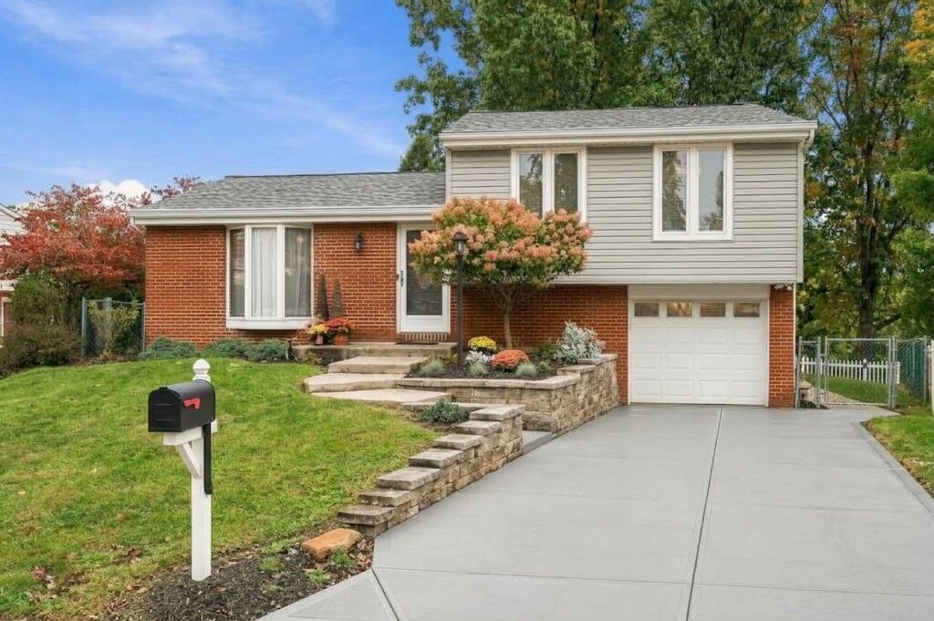 Property Photo:  534 Fieldcrest Dr  PA 15209 