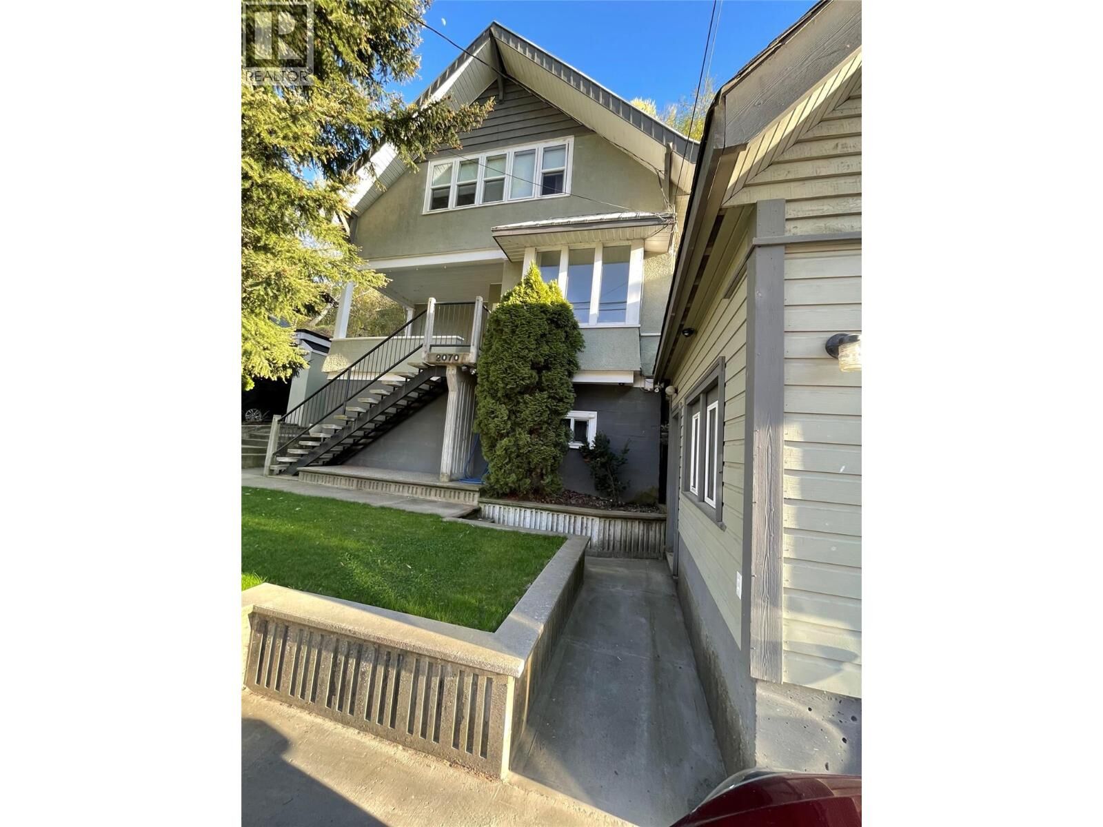 Property Photo:  2070 Riverside Avenue  BC V1R 3Z4 