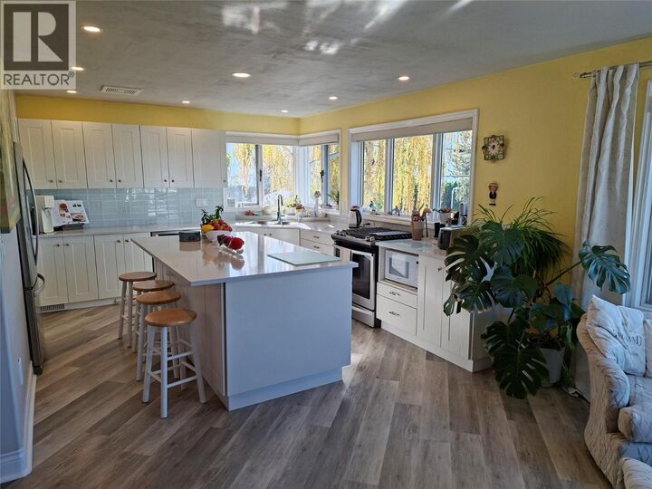 Property Photo: 4306 36th Avenue BC V0H 1V6