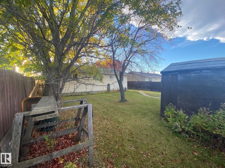 Property Photo:  4103 73 Street  AB T4V 3L7 