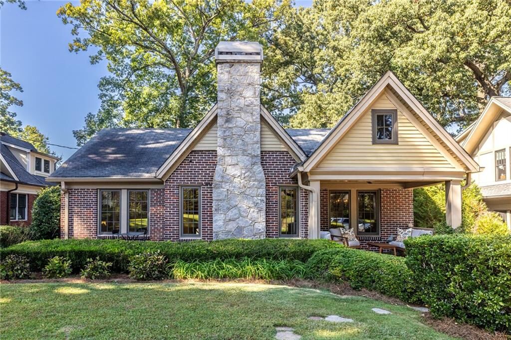 Property Photo:  500 Emory Circle NE  GA 30307 